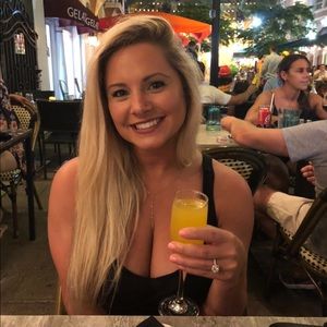 Meet your Posher, Candice